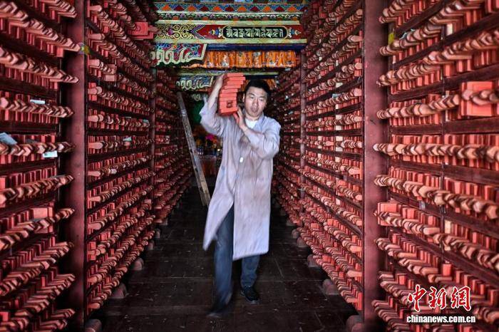 探访“藏族文化大百科全书”——德格印经院 探访“藏族文化大百科全书”——德格印经院 百事百科