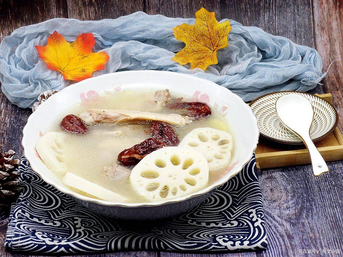 莲藕汤怎样炖又粉又烂？谨记3点窍门，汤鲜藕糯，方法很简单 热点新闻