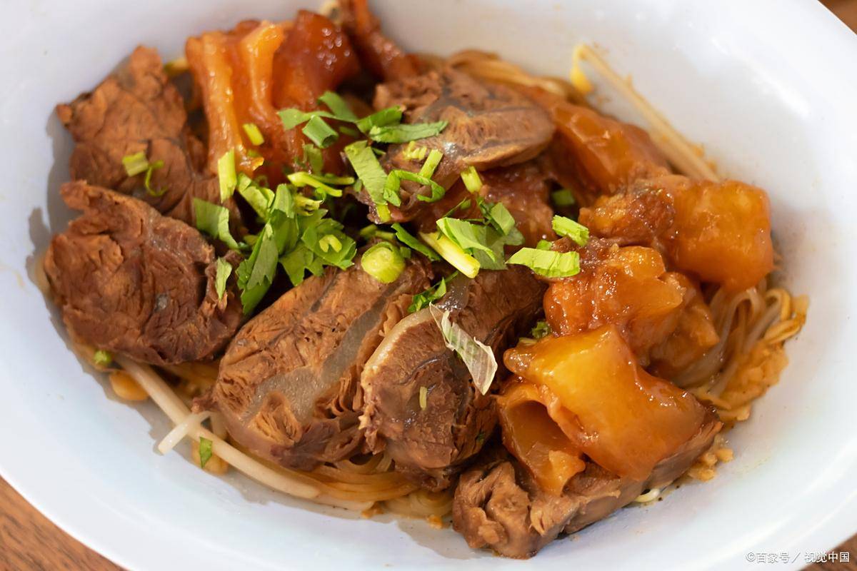 到底怎么炖排骨才肉嫩不腥?牢牢记住“3点窍门”,肉不柴汤鲜美 生活窍门