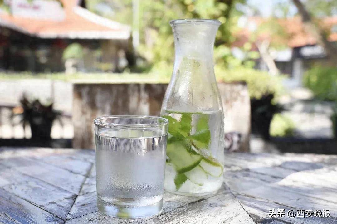 今天起,学会喝水小窍门! 今天起,学会喝水小窍门! 生活窍门