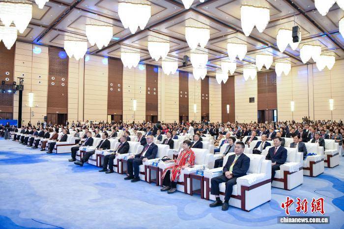 2025中国侨商投资（海南）大会在海口开幕 2025中国侨商投资（海南）大会在海口开幕 热点新闻