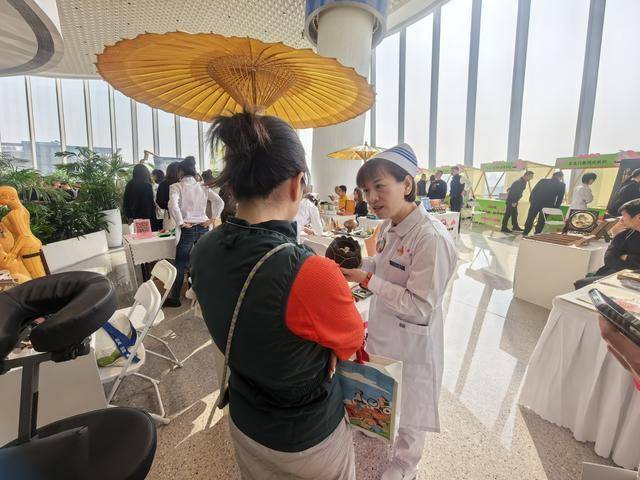 “京彩中医·运河市集”亮相，市民体验中医特色服务 “京彩中医·运河市集”亮相，市民体验中医特色服务 百事百科