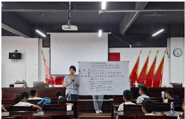 安中医学子三下乡:童心探秘中医韵,岐黄薪火传社区 安中医学子三下乡:童心探秘中医韵,岐黄薪火传社区 热点新闻