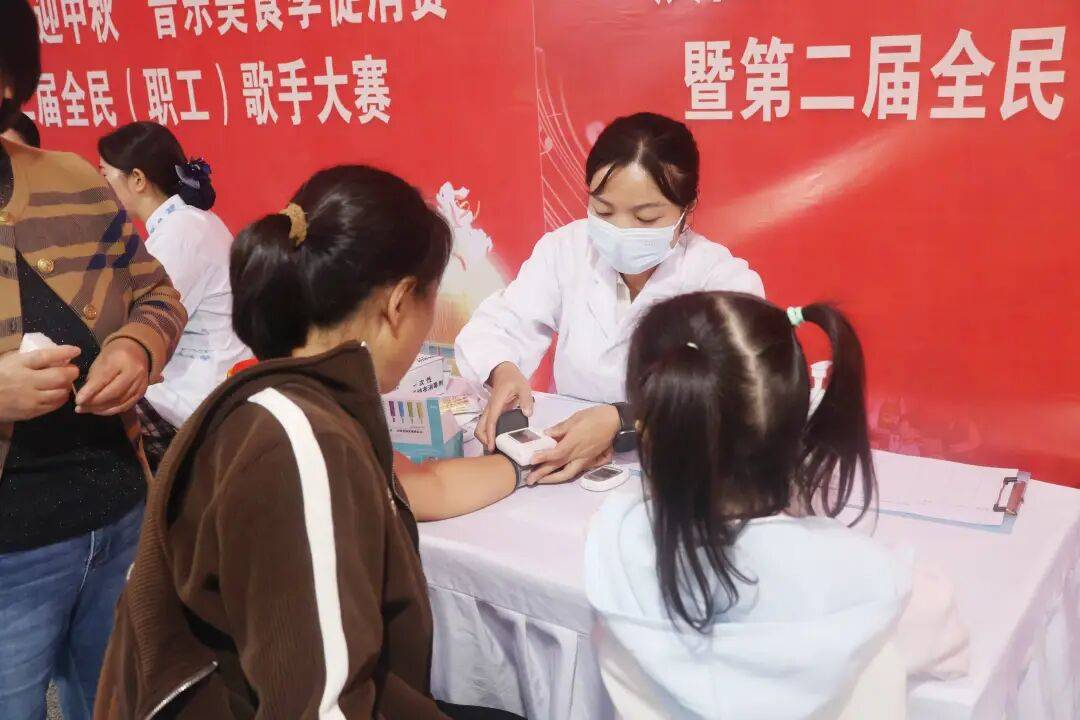 【中医夜市】烟火夜市藏“中医瑰宝”,燃动“双节”健康潮 【中医夜市】烟火夜市藏“中医瑰宝”,燃动“双节”健康潮 生活窍门